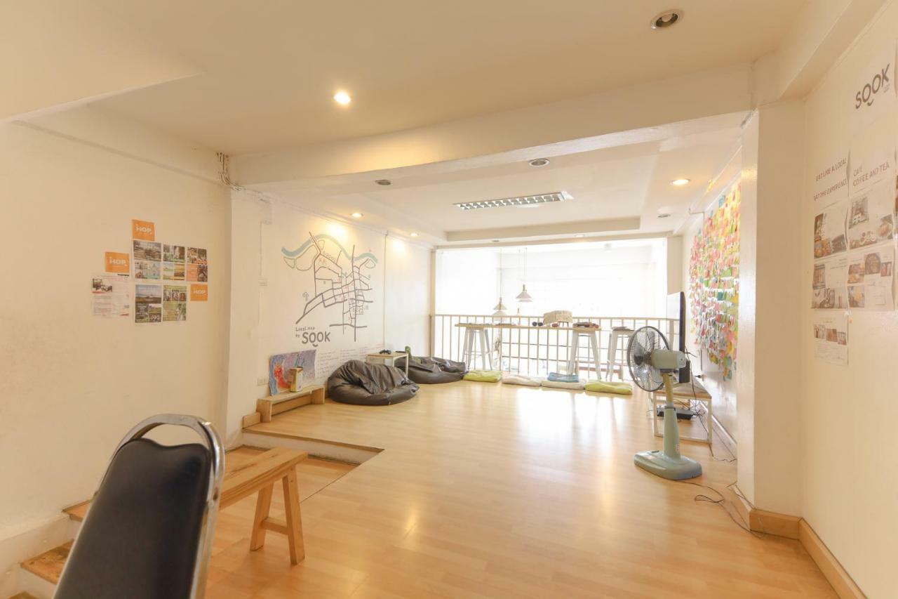 Sook Cafe And Youth Hostel チェンライ エクステリア 写真
